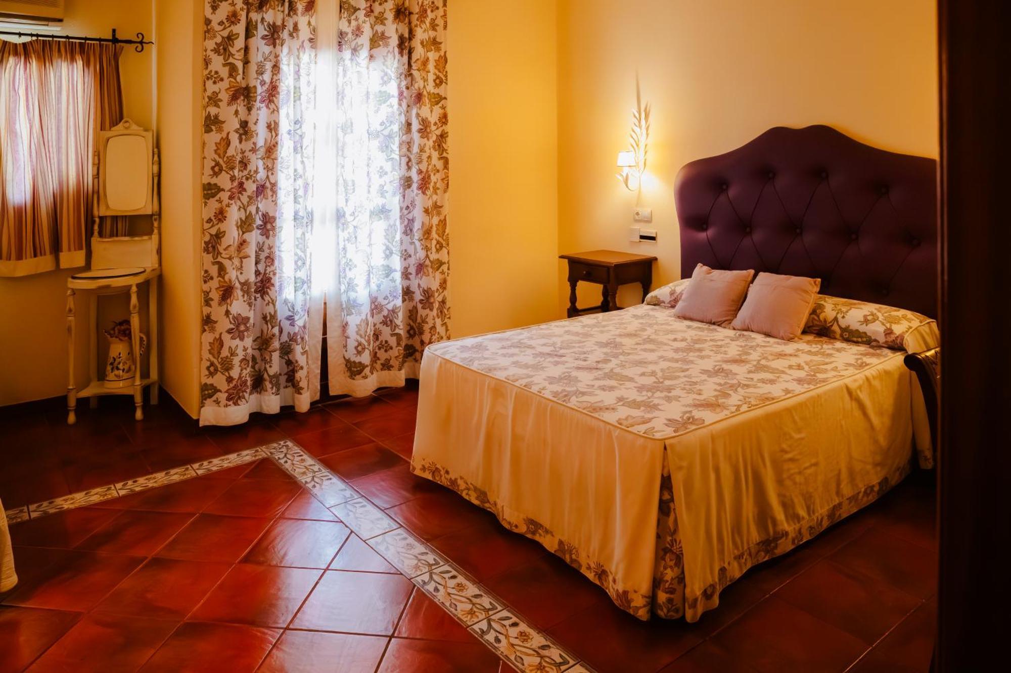 Escua Aparthotel Archidona Bagian luar foto