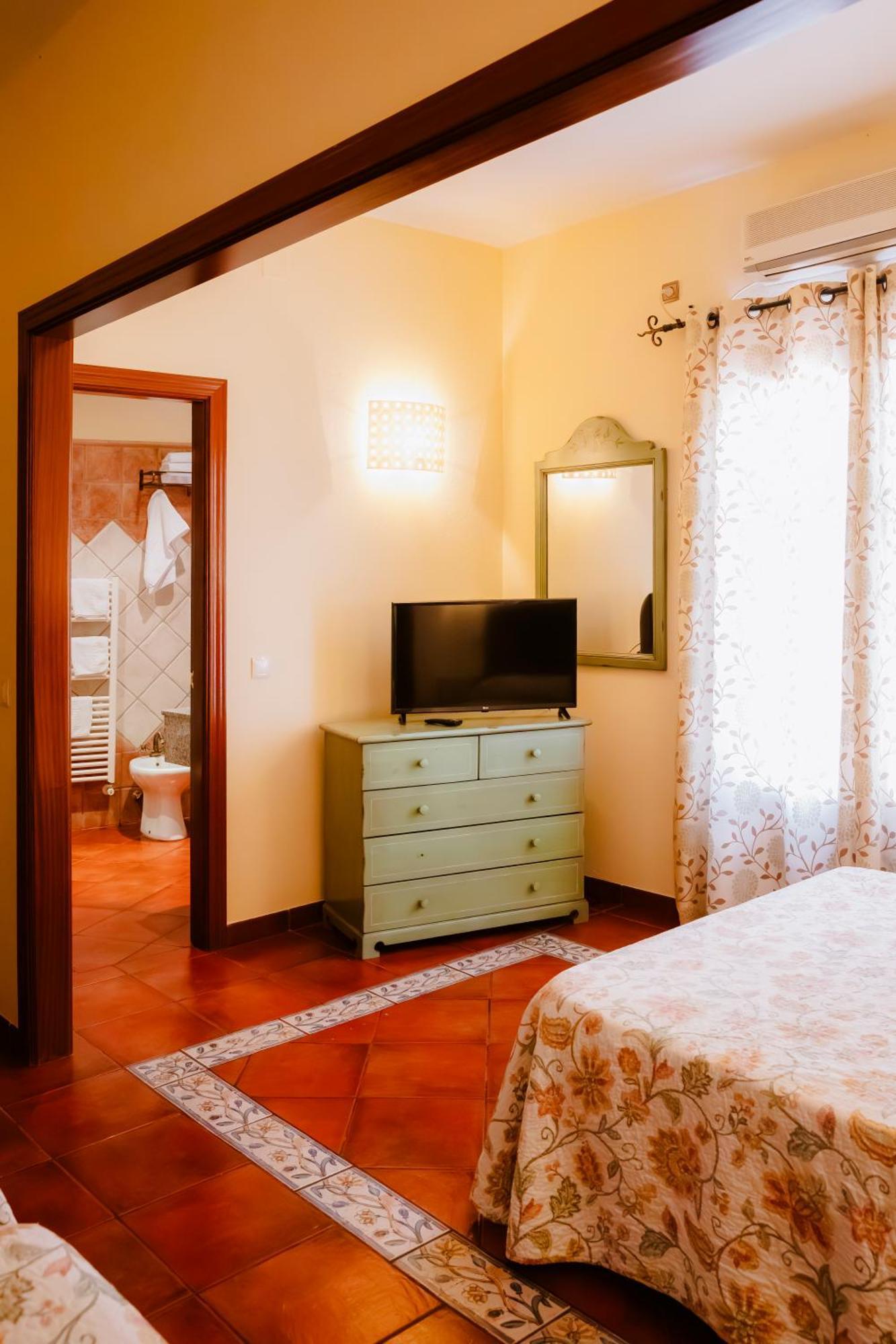 Escua Aparthotel Archidona Bagian luar foto